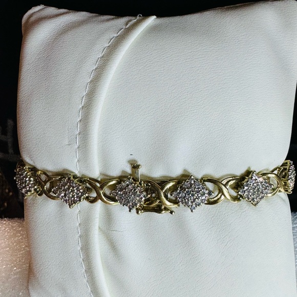 14KT Yellow Gold Diamond in Diamond Shape Panel Link Tennis Bracelet - Picture 3 of 15